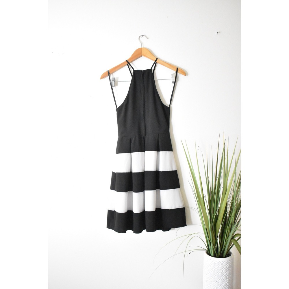 B. Darlin Fit Flare Dress Women 5/6 Black White Y2K Striped Halter Pleated - Picture 8 of 10
